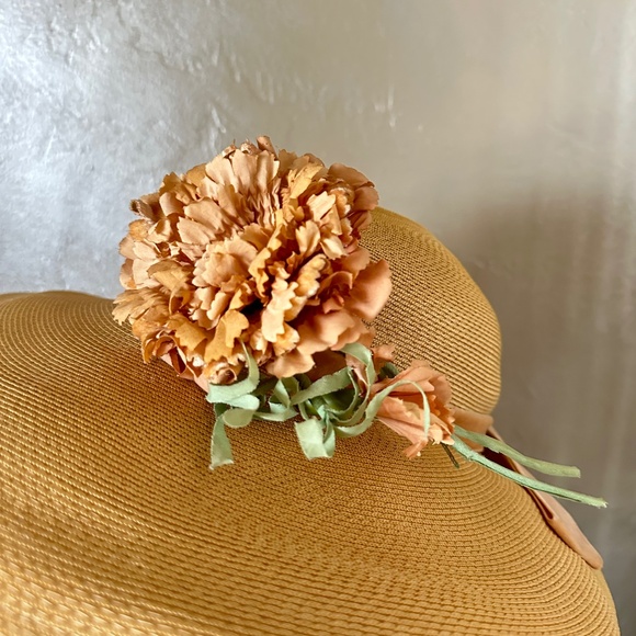 TIMELESS 1950\'S GOLD STRAW WIDE BRIM HAT + FABRIC FLOWERS + VELOUR BAND